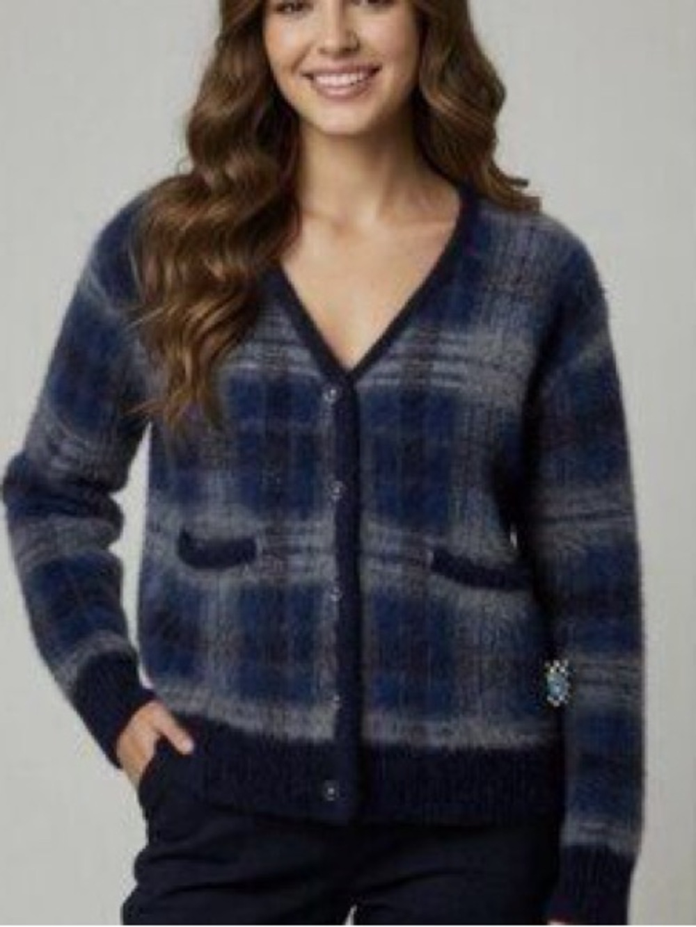 UNIF acrylic navy grey plaid Ty Cardigan size medium